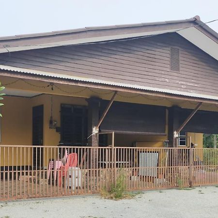 Rumah Persinggahan Di Kuala Terengganu Terengganu Homestay E Exterior foto